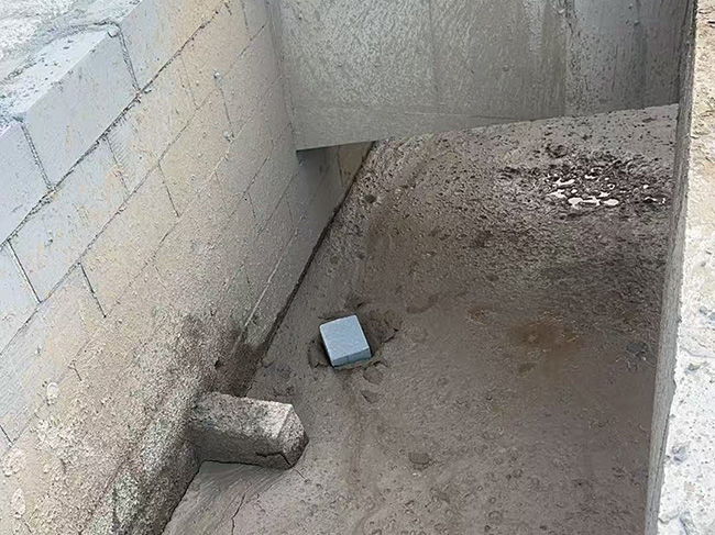 基坑狭小空间肥槽回填浇筑流态固化土