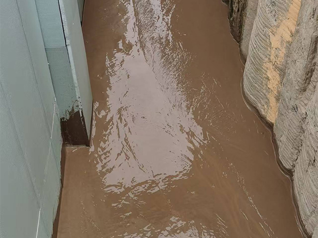 基坑狭小空间肥槽回填流态固化土